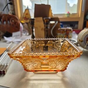 Westmoreland Amber dish